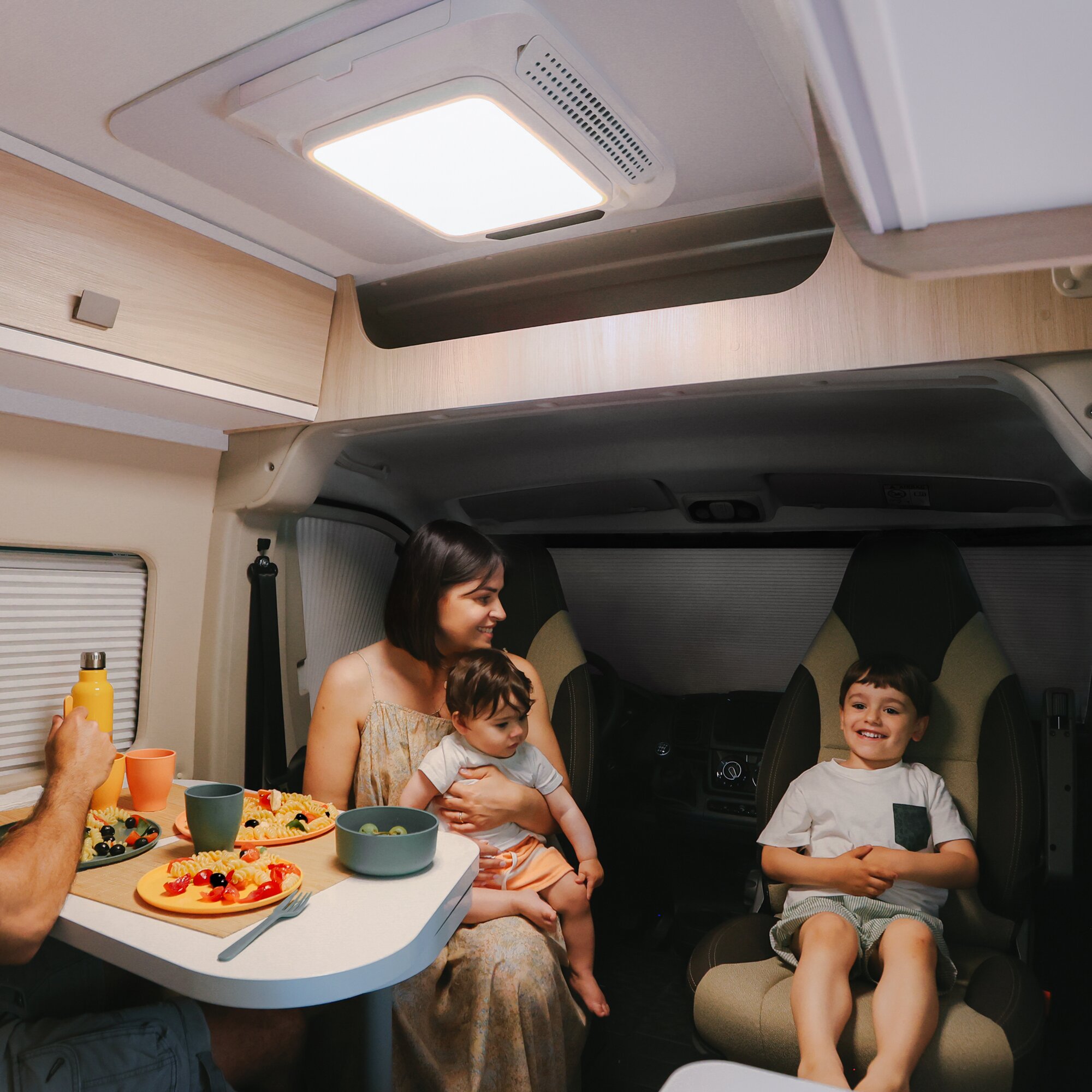 Artikelbild 4 des Artikels “Luftverteiler Lightbox für Klimaanlage indelB Plein-Aircon, 12 Volt “